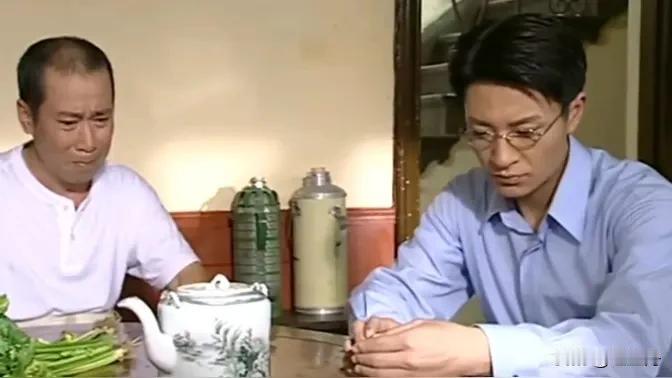 虎子回到爸妈家，坐了没两分钟，便对父亲说：“爸，我想给你商量个事。”

    