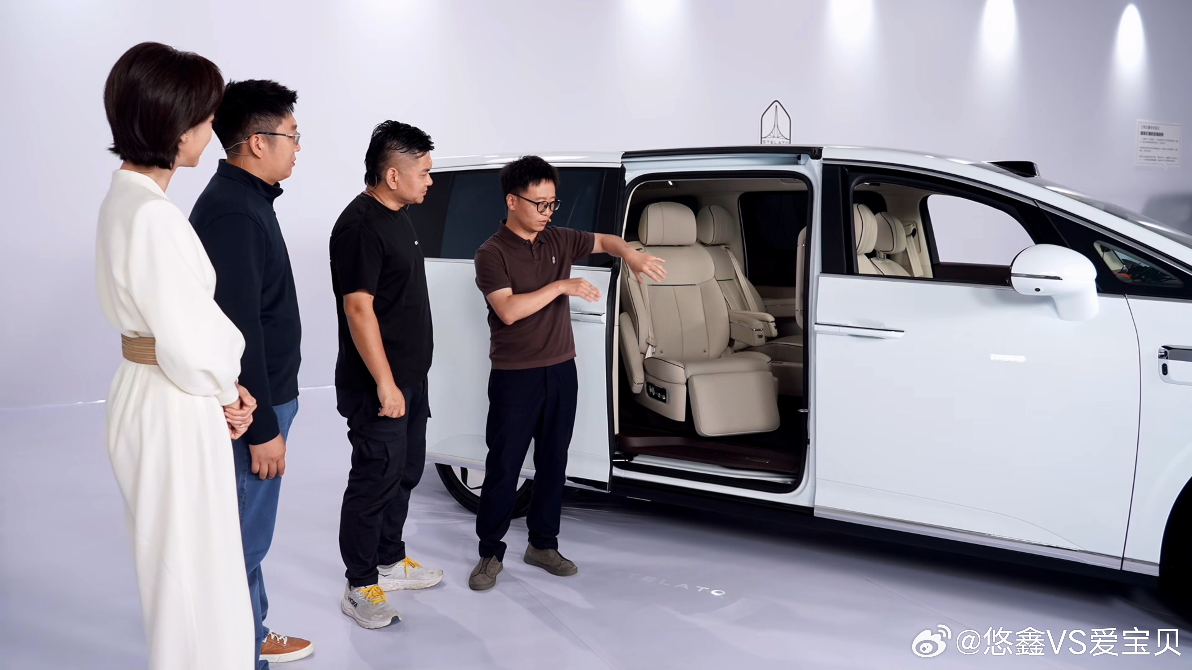 韩路直播实锤享界V8韩路直播锤鸿蒙智行新MPV 行业首创的后排防护方案！后风挡气