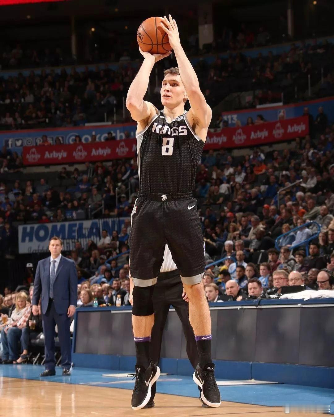 NBA动态！斯通公开表态：斯玛特与博格丹提升球队投射9月12日，火箭总经理斯通接