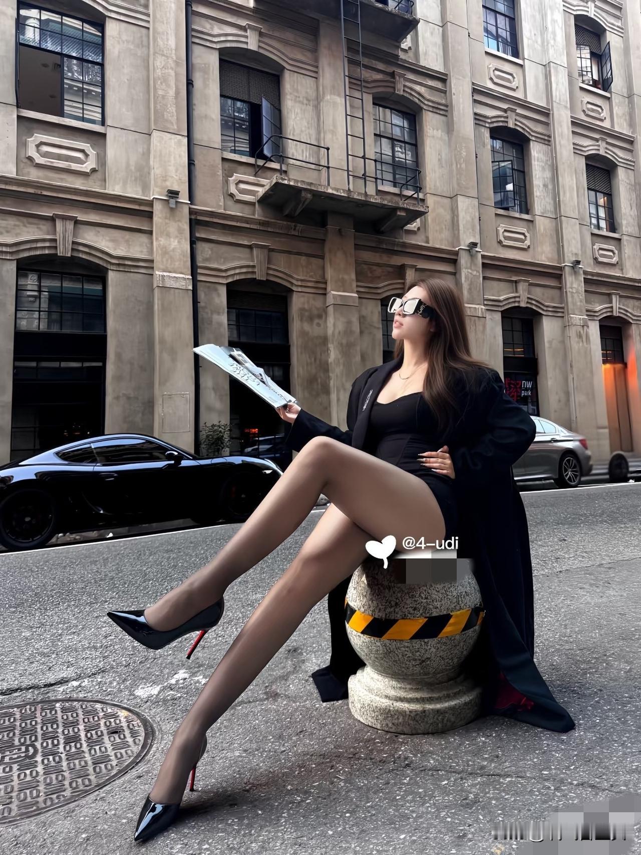 宇宙的尽头是黑丝
御姐归来超级大长腿