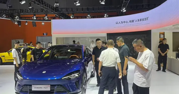 小米发布Q3财报；Cloudflare 突发全球故障；美团为骑手提供“防寒险”｜Do早报