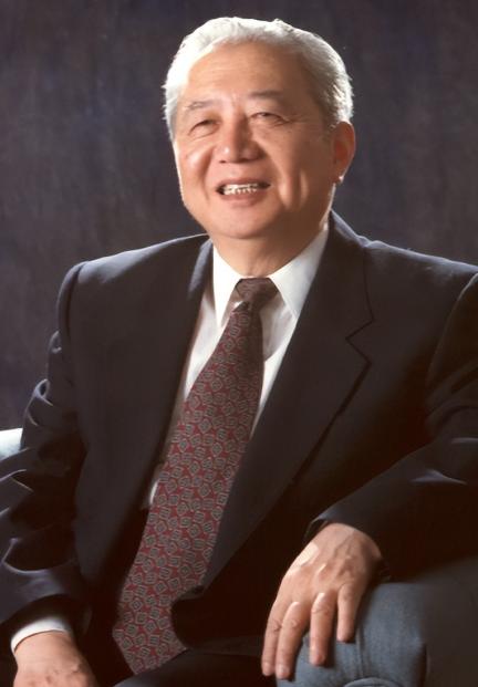 [酸]2001年，美国将一批淘汰的机器高价卖给中国，导致我国亏损好几亿，就在美国