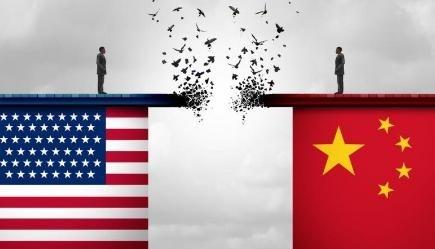 如今世界出现了两个区域，一个是东方的蓬勃发展，一个是西方的动荡不安。

进入21