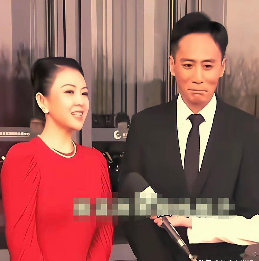 年轻时的刘烨和章子怡，时隔多年今昔对比从早年到现在，这俩人真是看着就亲切，青春全