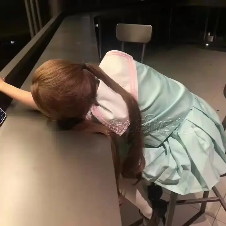 我一定多睡觉 给你留更多和她出轨的时间