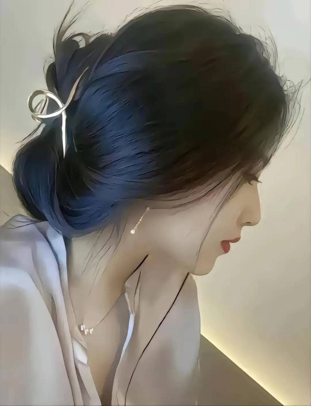 再苦难人生也可以过成童话
文/无冕诗人

就算命运布下荆棘的网
就算黑暗吞噬了所