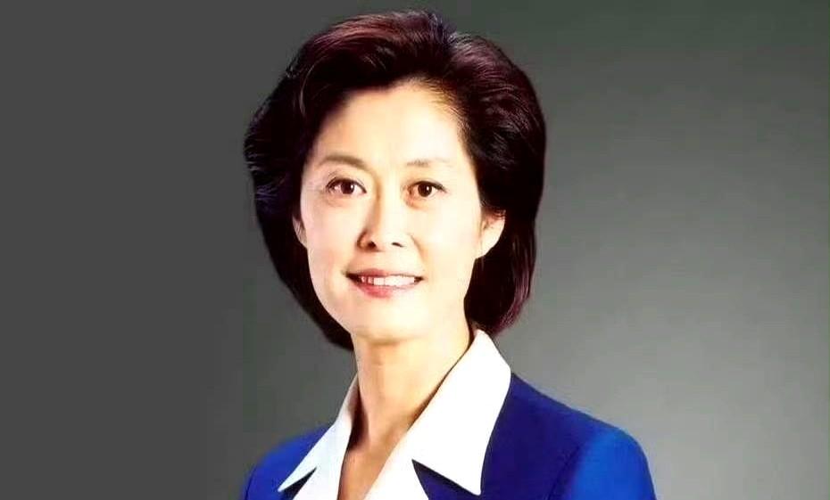 今天刷到一条，整个人都僵住了。
毛大庆在7月23日晚十点，发了五个字：“一丹大姐