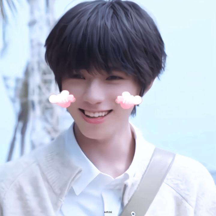 王橹杰  💎王橹杰 未来可期 你的光影能驱逐所有尖锐的偏见与恶意” "𝒴𝓸