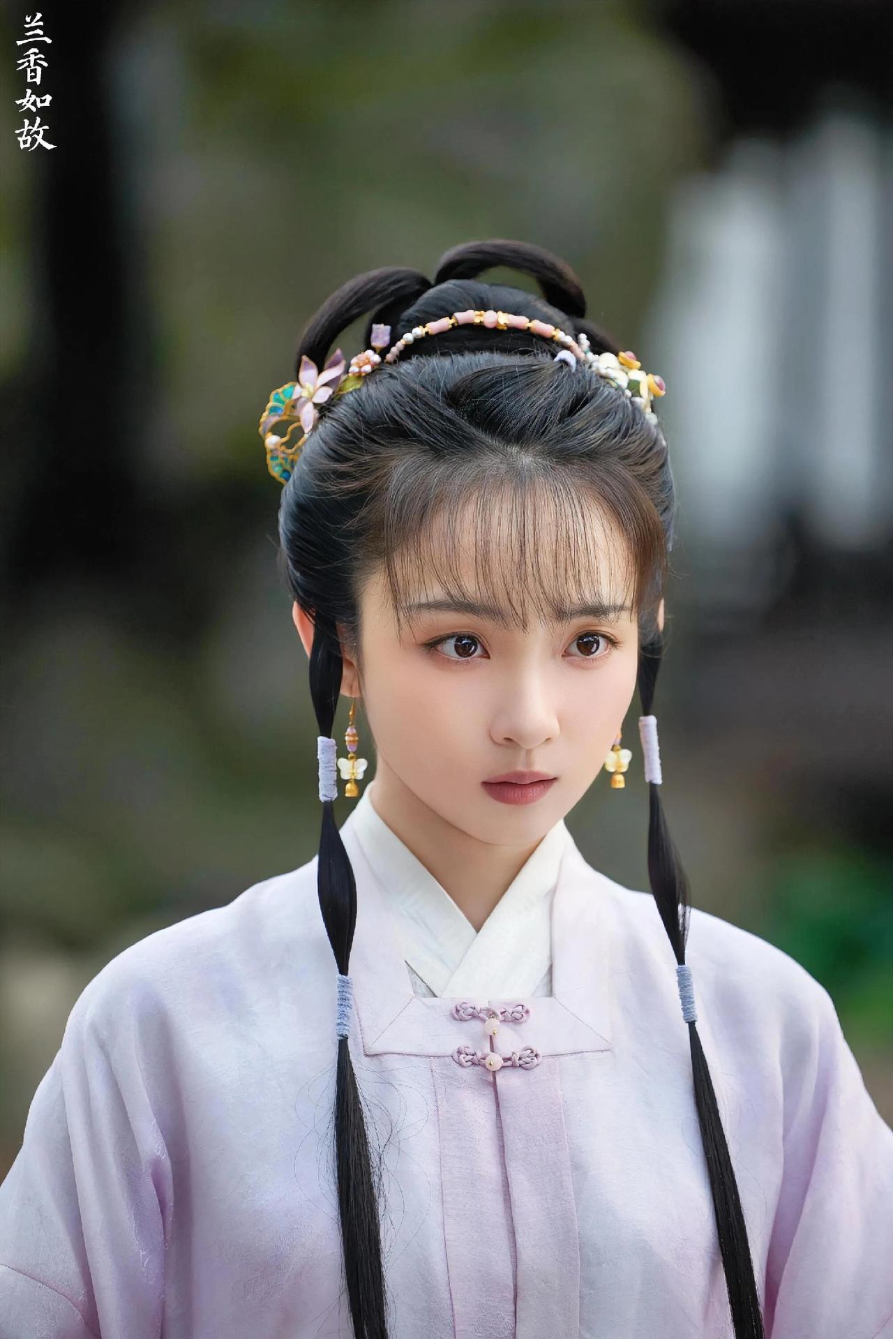 马凡丁，165cm，25岁
毕业学校：中央戏剧学院 戏剧教育系 
近期热播剧：《