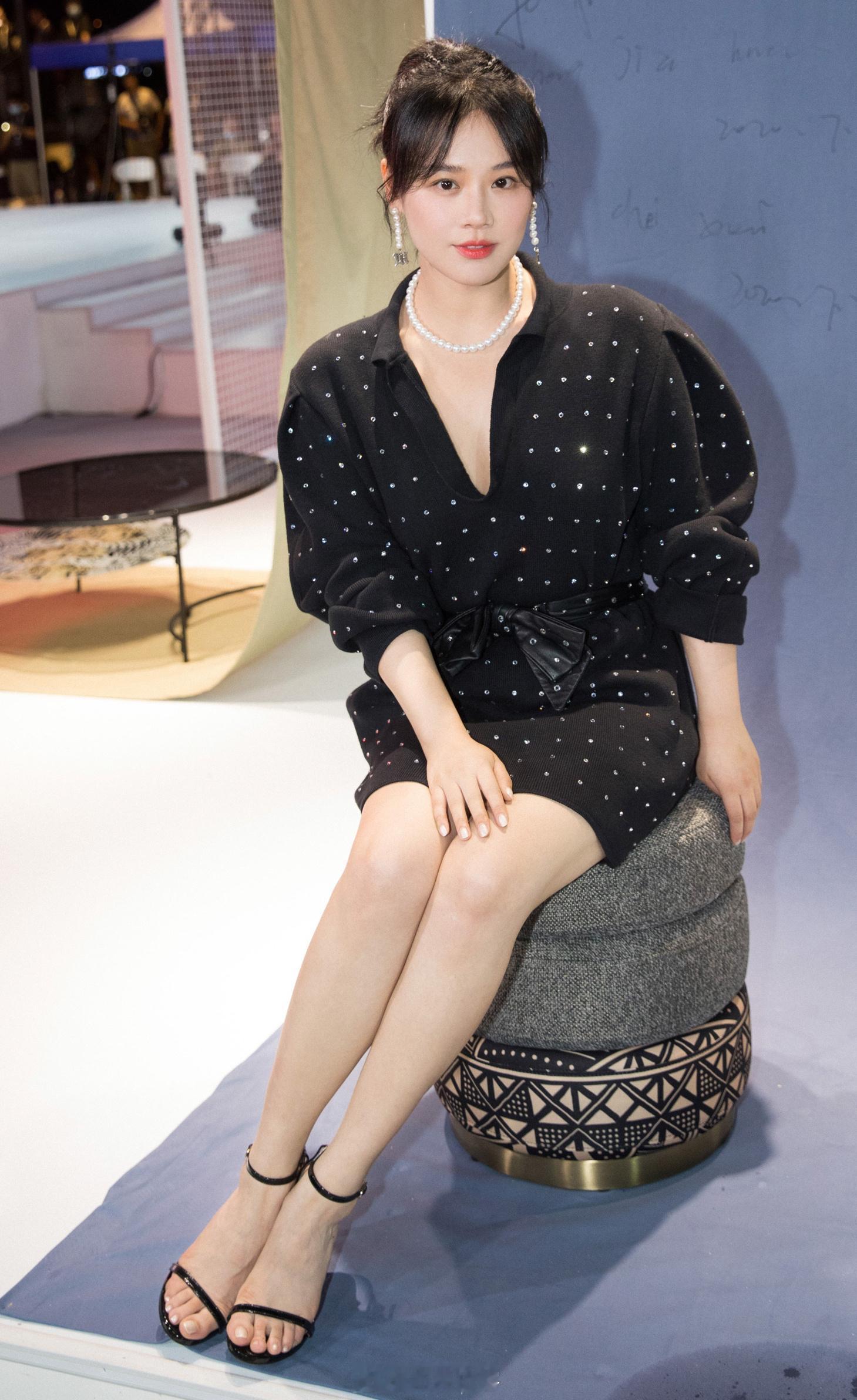 人之初定档 85花集体成配角了，就连唐嫣都没避免。没看错吧，这部剧2025金熊猫