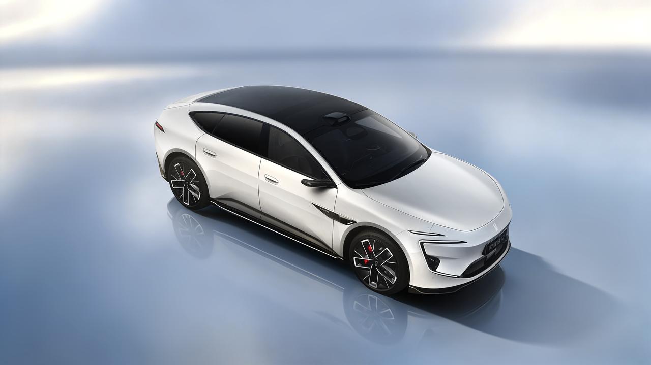 在智能电动汽车竞争白热化的当下，阿维塔与华为乾崑的协同效应愈发凸显。1月19日，