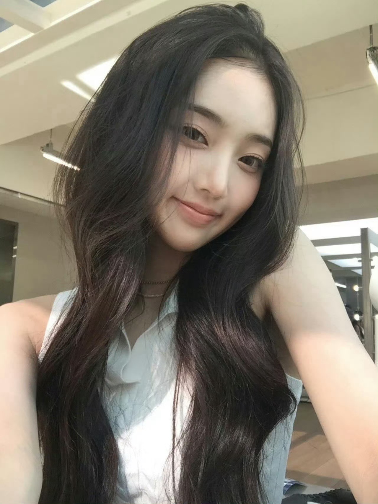 李修旻在LA 加州的空气让这张脸蛋更漂亮了….. 
