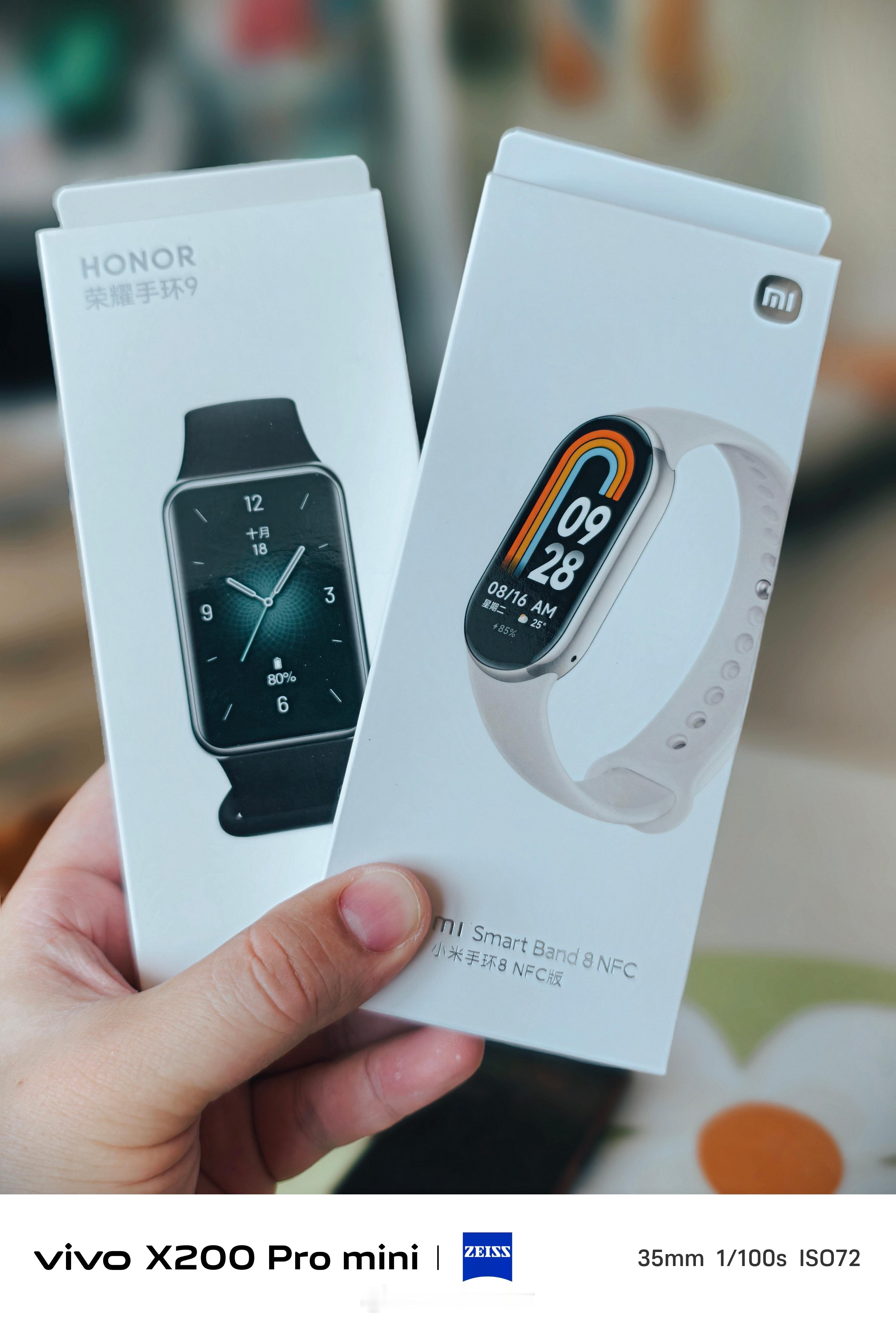 是谁这么幸福啊？原来是调查局的家人们给中奖家人们寄中奖礼品（左图）顺便评论区送出