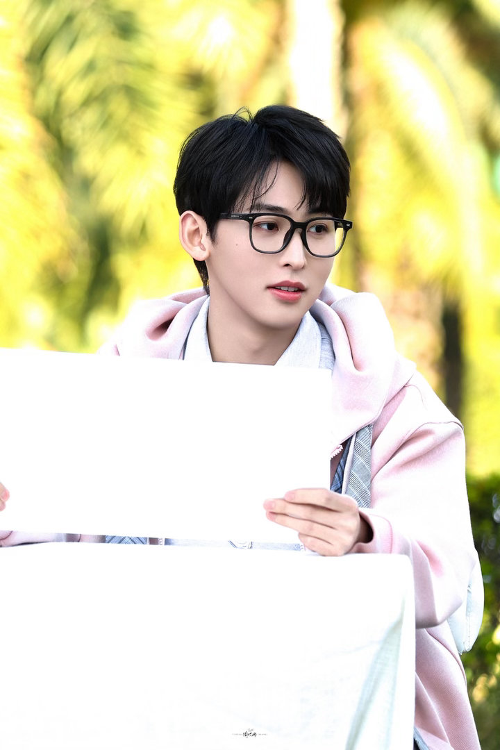 唐九洲实名想上披荆斩棘巧了我们也实名想看💪🏻唐九洲要颜值有颜值要才华有才华，