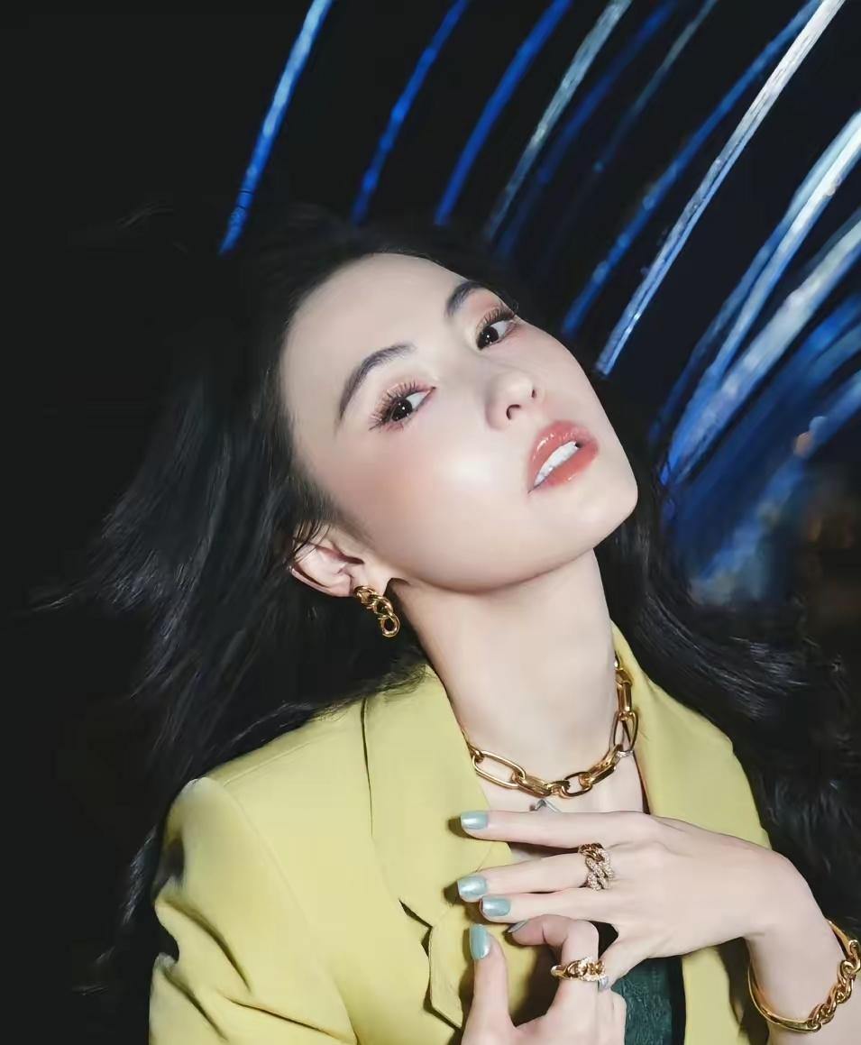 张柏芝生图爆出，
谁能想到40多岁的人还有这么好的状态，
说20多都有人信，
原