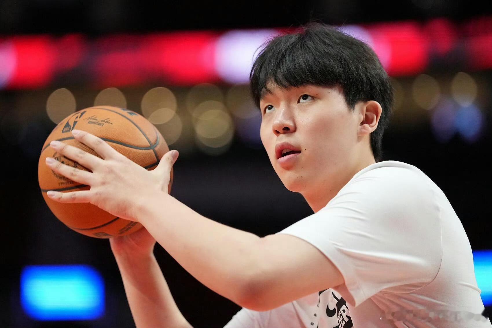 美国篮球评论员:我从没见到过一个球员什么都没做就能如此受欢迎。杨瀚森除了被选中，