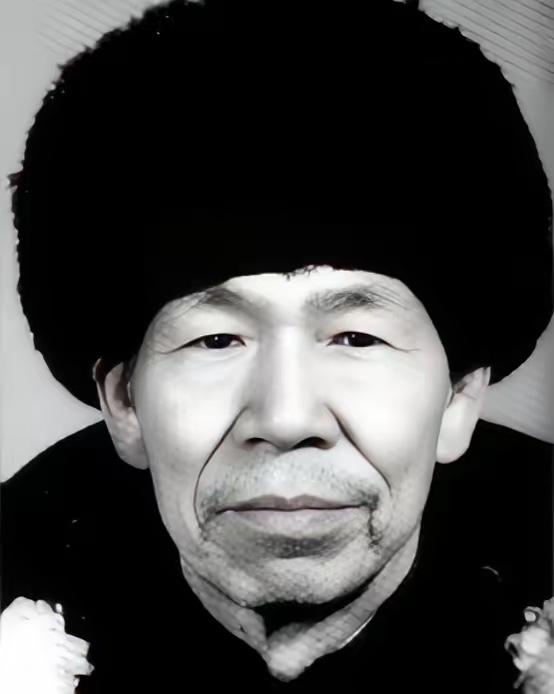 他是四川一老农，104岁离世，子女收拾他遗物时，却吓了一大跳，他没有留下任何遗产