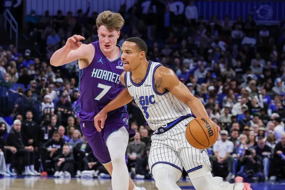 黄蜂vs魔术（上午7点30分）两队将会争夺最后一张东部季后赛门票，胜者将会师活塞