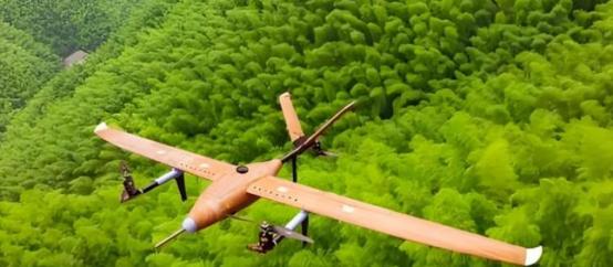碳纤维垄断了几十年的航空材料赛道，被一根竹子劈开了口子。中国竹基复合材料无人机反