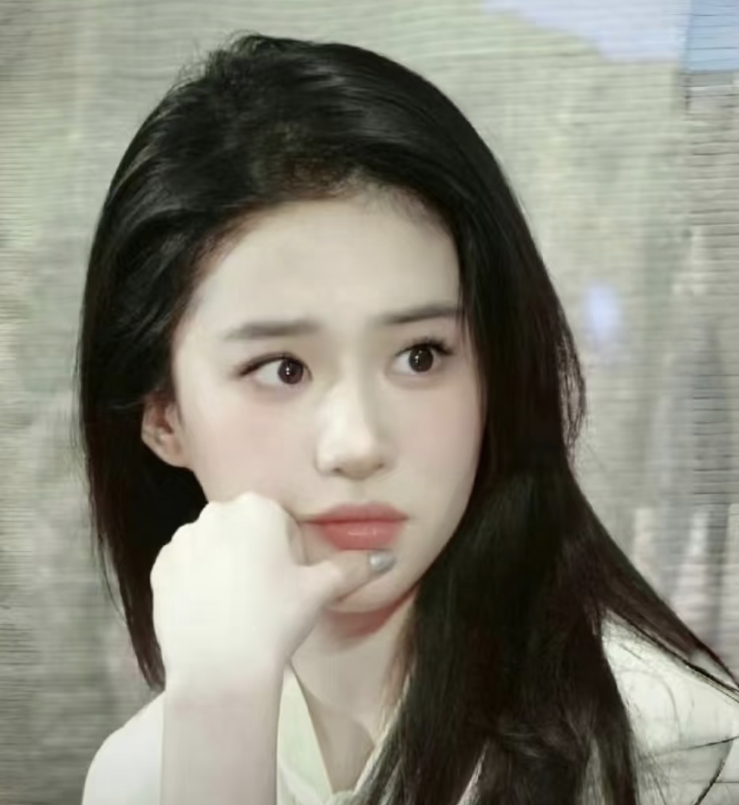女孩子养成干净感的小妙招：1.千万别穿深色内内！！2.香水可以喷在锁骨➕头发，会