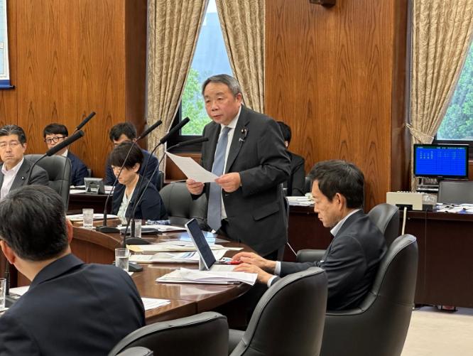 日本参议员、汉奸石平今晚（6 月 25 日晚）写道：“今天，我在参议院外交防卫委