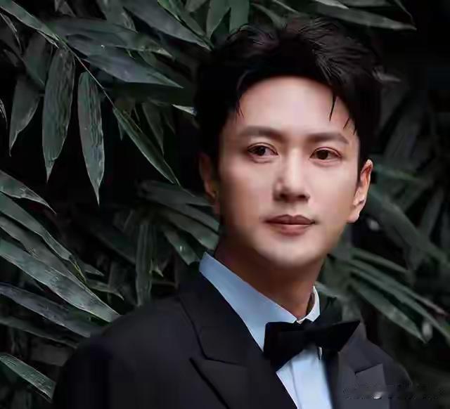 同一时间，《伟大的长征》开播，王仁君拿下飞天奖，标志着过去特型演员独霸角色的时代
