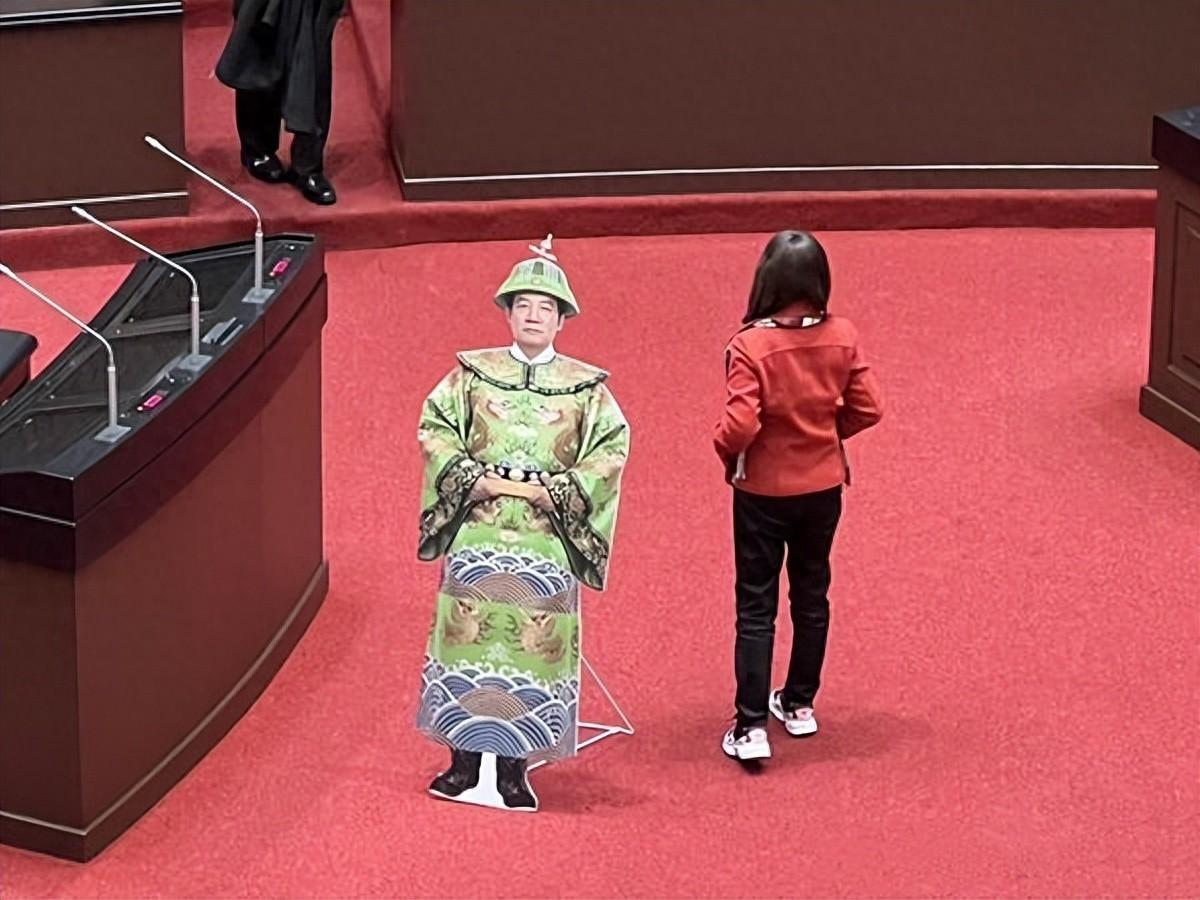 1月21日，台岛蓝白党联合发布严正声明！
针对赖清德缺席台岛立法院的“赖清德被弹