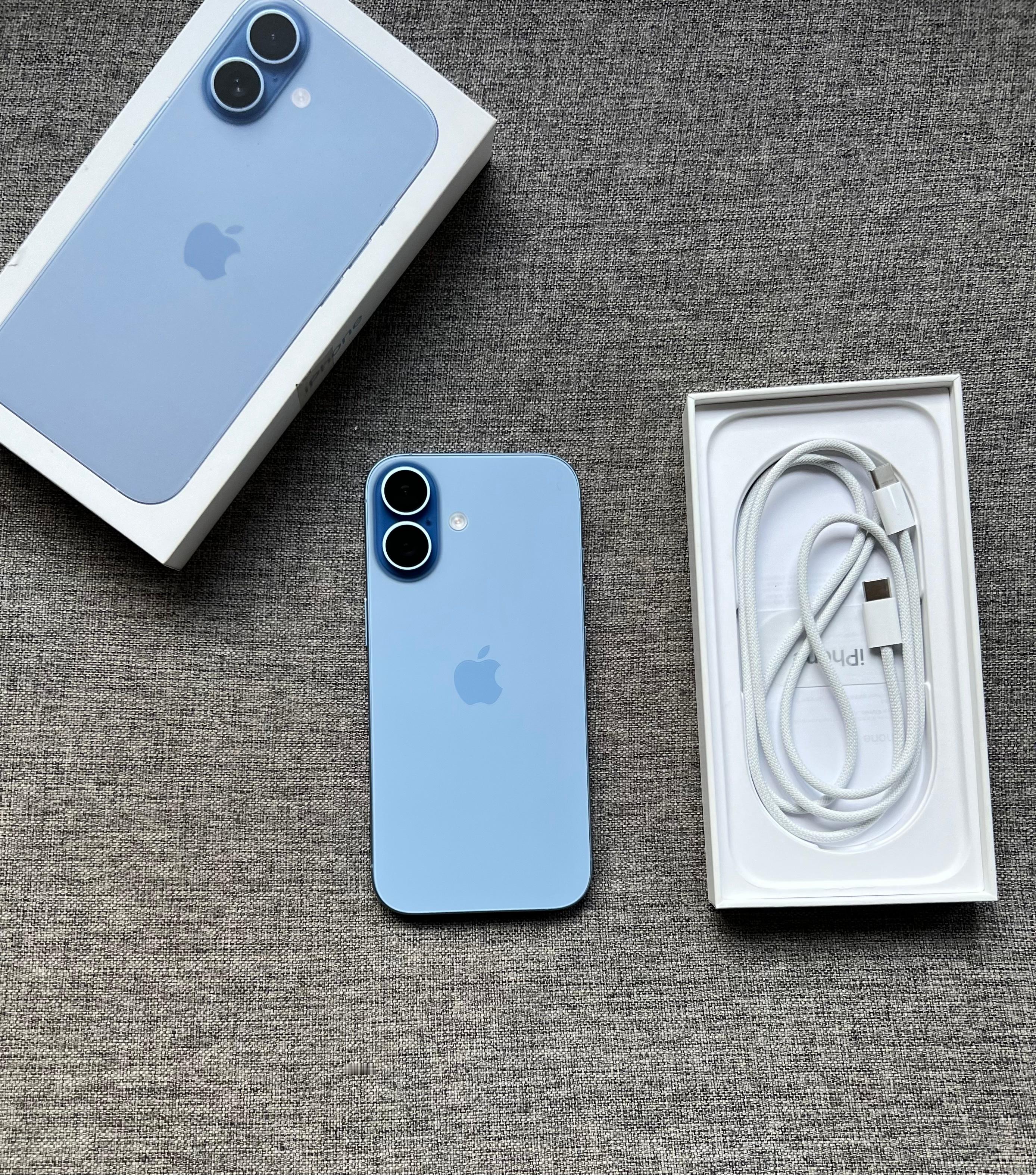 iPhone17 256G 蓝色，99新全套带票，电池效率100，全国联保至20