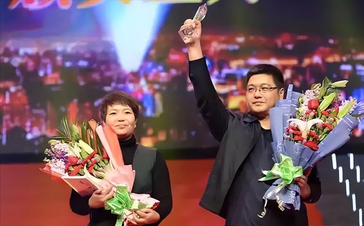 1998年，河北丈夫婚后求妻子供他读硕博，6年学成翻身，妻子却查出癌症晚期，丈夫
