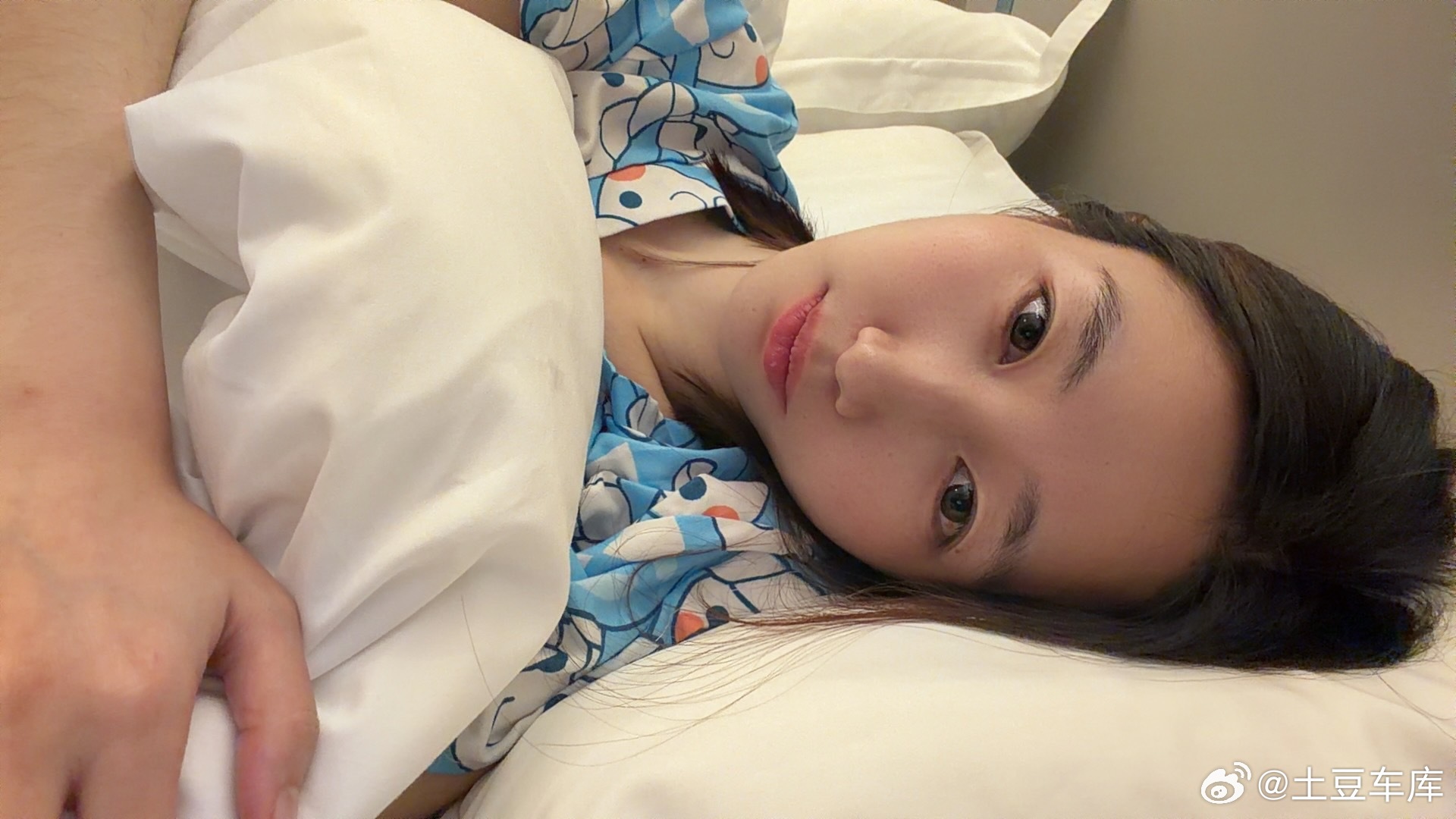 今天我被你们的评论伤到了什么叫我吃这么好？？？我以前也是帅哥 年少多金 还有她追