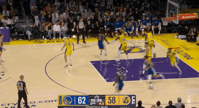 连进三分！库明加这次真涨球了！
在今天NBA季前赛勇士对阵湖人的第三节比赛初，库
