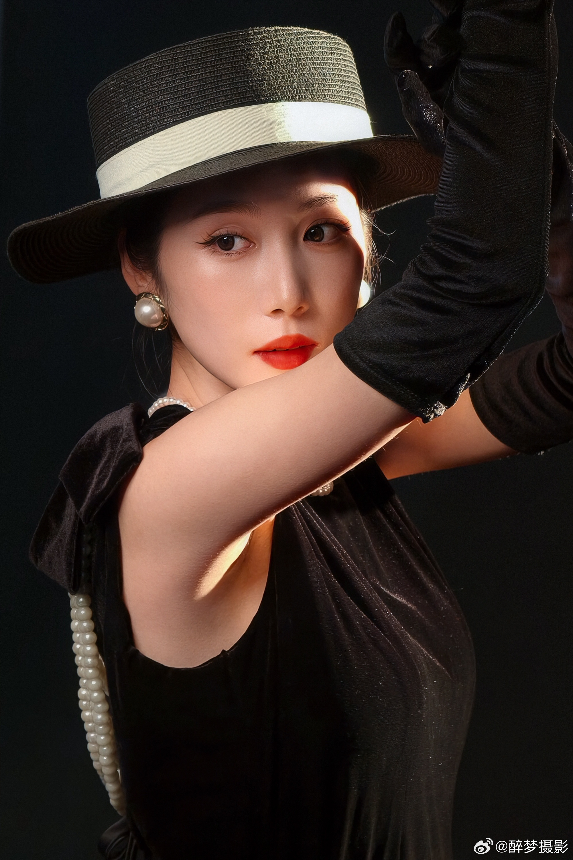 【经典美人，复古穿搭】赫本风永不过时，一顶帽子、一串珍珠，优雅是刻在骨子里的从容