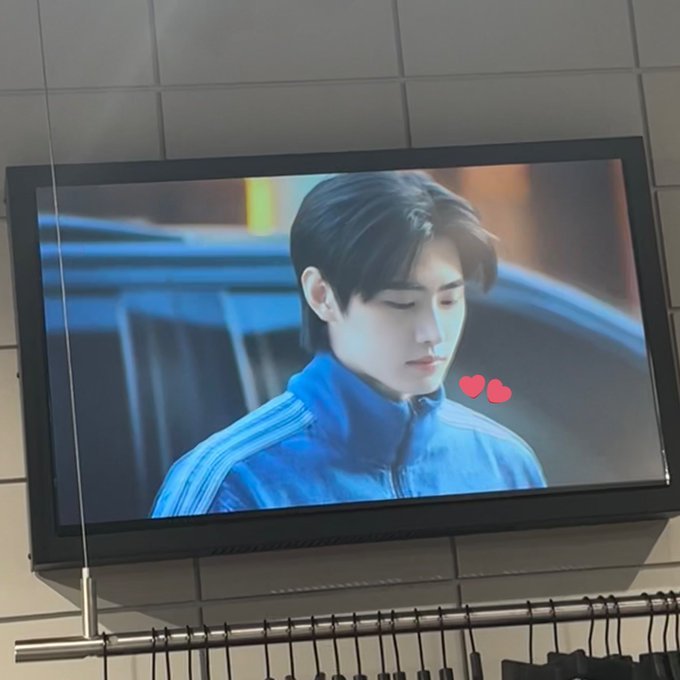 朴成训adidas品牌代言人 菲律宾的阿迪广告牌 ​​​
