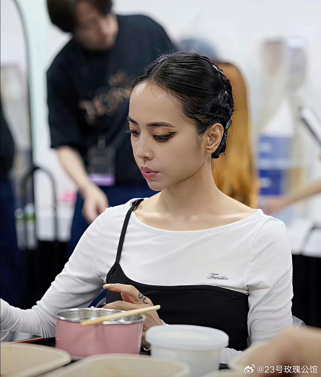 不得不承认，蔡依林这样的人，想不成功都难。 