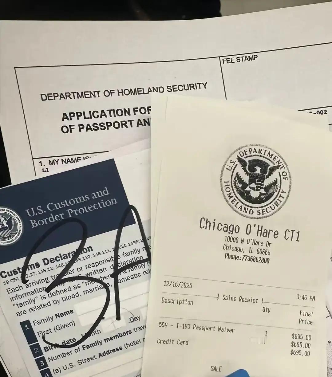 绿卡真的是“终身通行证”吗？
 
芝加哥机场那位长期在中国生活的绿卡持有者，被要