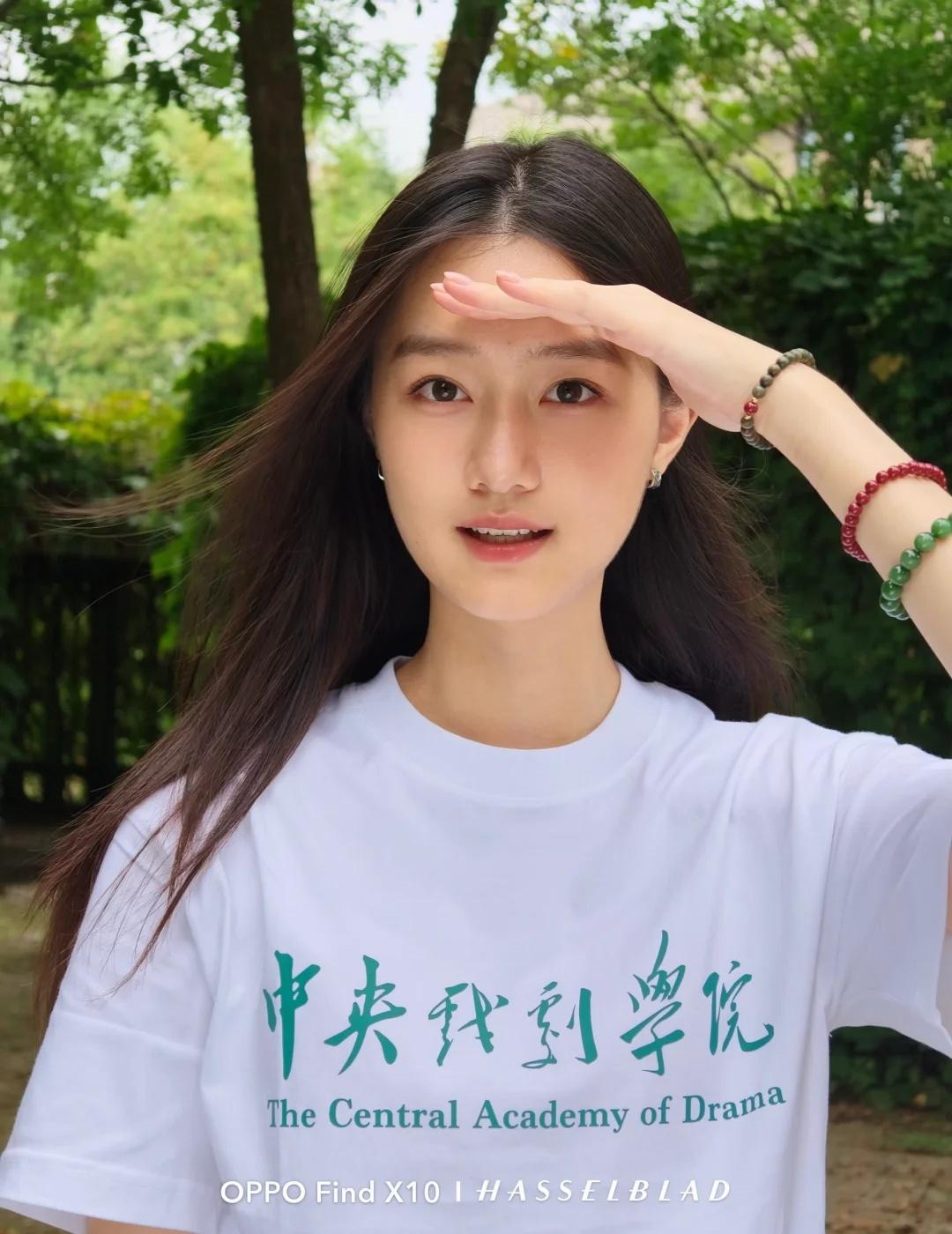 原相机直出🫶🏻
新手机的原相机直出，很喜欢这个质感🫧
OPPOFindX1