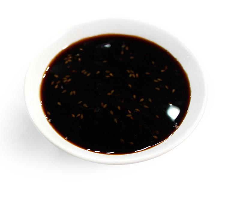 酱油糖浆（日本特色小吃配方）

配料：
酱油：100毫升
砂糖：150克
水：1
