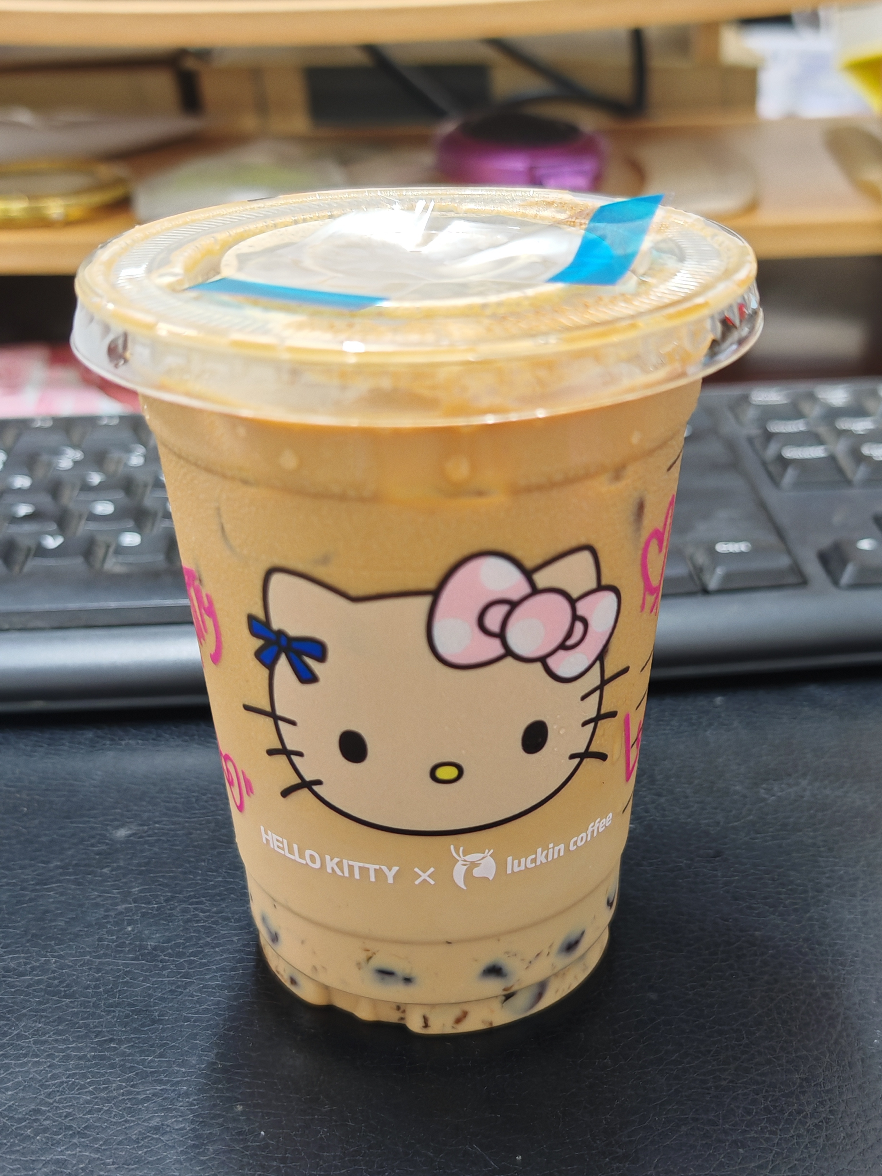 早呀早呀 今天喝陨石拿铁