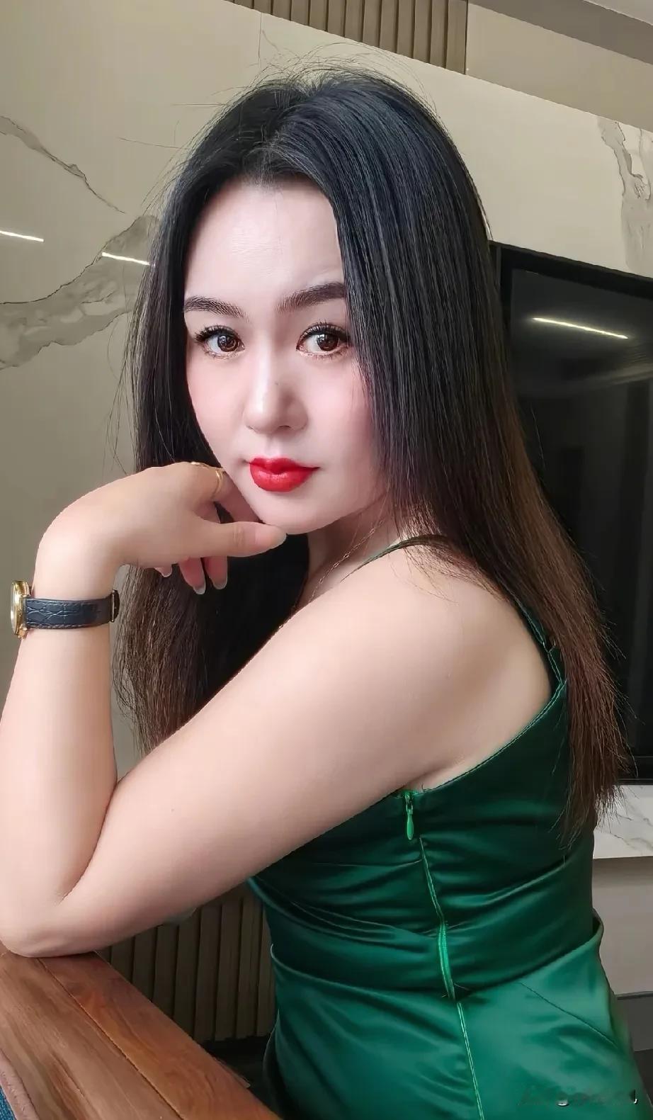 你有没有发现
现在更多的男人
喜欢胖一点的女生

女人胖的好处多多
胸是女人的贵