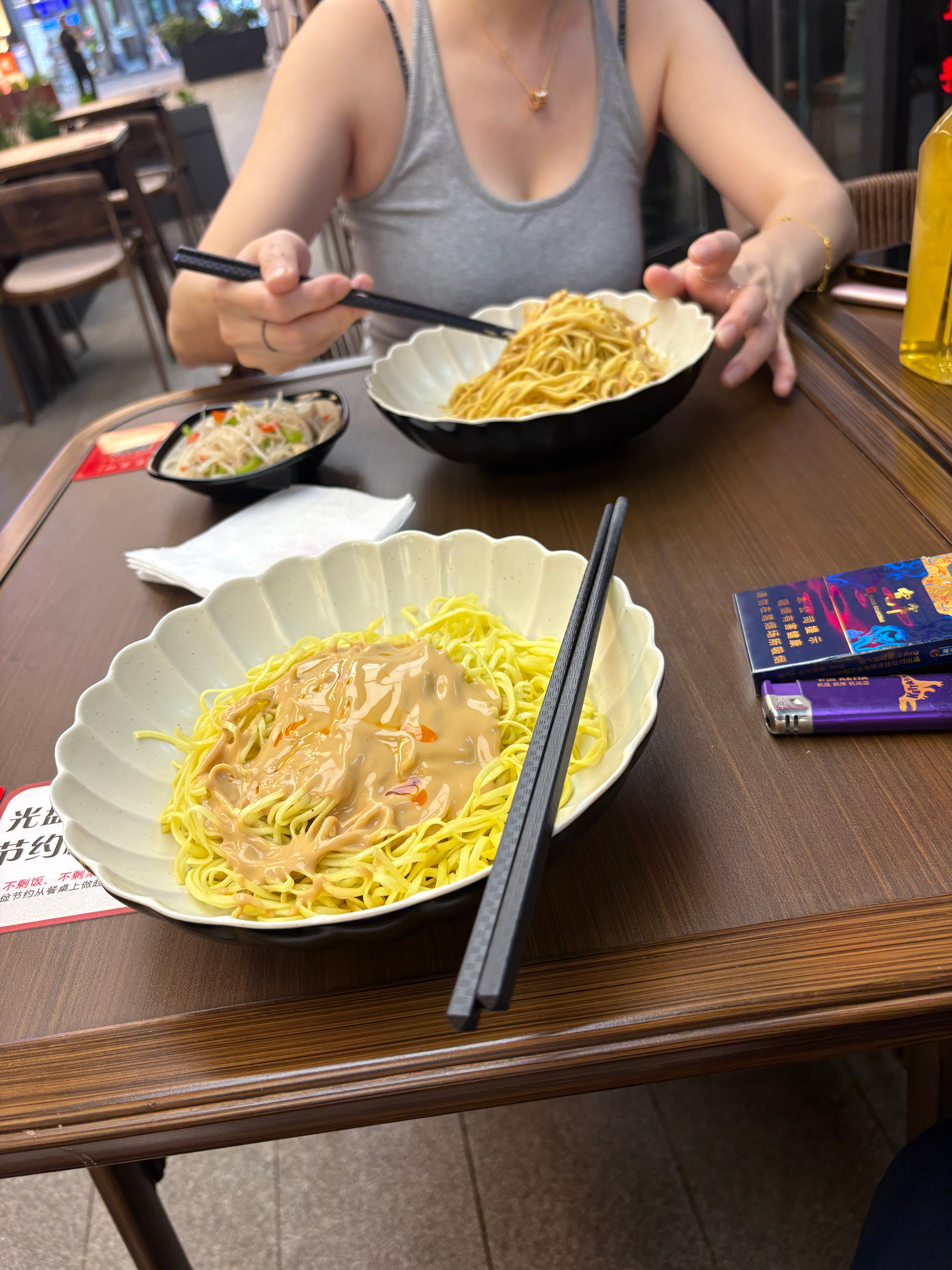 早上同仁医院结束中午陪老婆吃个冷面 然后各奔“中华” （中山 华山） 上海·同仁