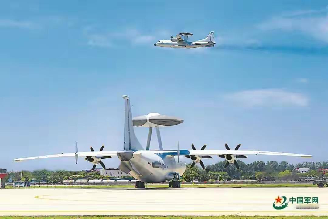 外机最近不足100米，对峙近20分钟！当我军战机在远海空域突遇险情

近日，一段