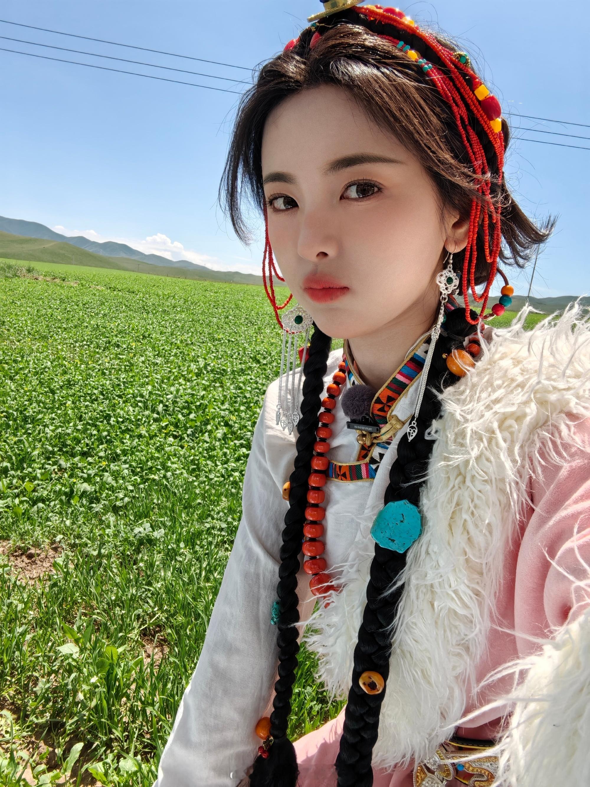 杨超越藏族少女妆 ​​​