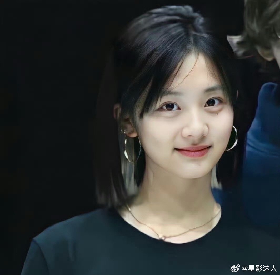黄多多比孙莉黄磊好看黄多多真的好漂亮，像是孙莉黄磊的升级版 