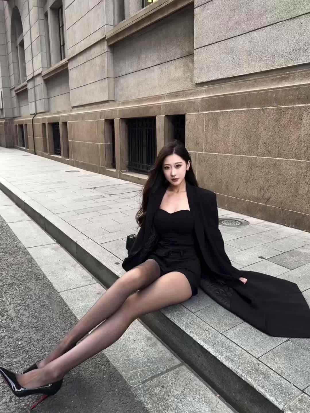 再不穿高跟鞋就要到了穿足力健的年纪了