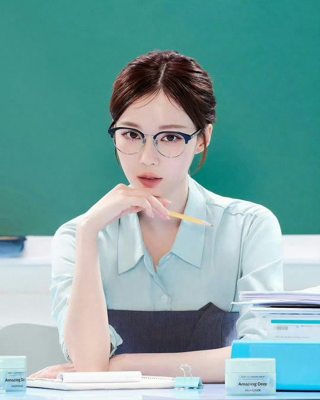怎么才能让图上这个女人10天爱上我和我过520，纯泡友也🉑 ​​​