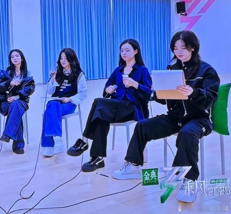 李晟 女人不能这么坐吗把妹王的坐姿就是霸气 ​​​