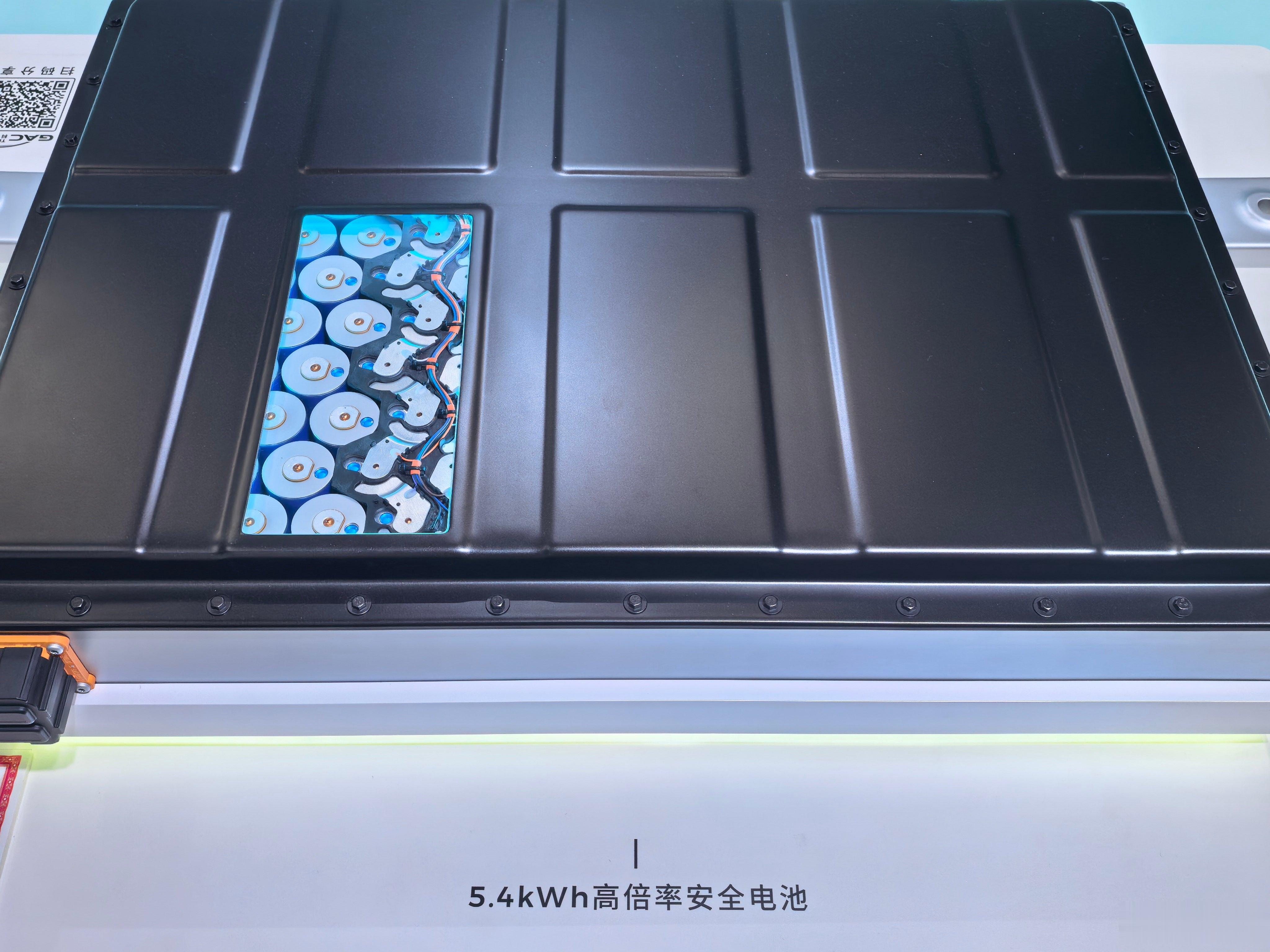 剧透一下，即将在8月份亮相的传祺E8 HEV的版本将会用上这块5.4度的电池，能