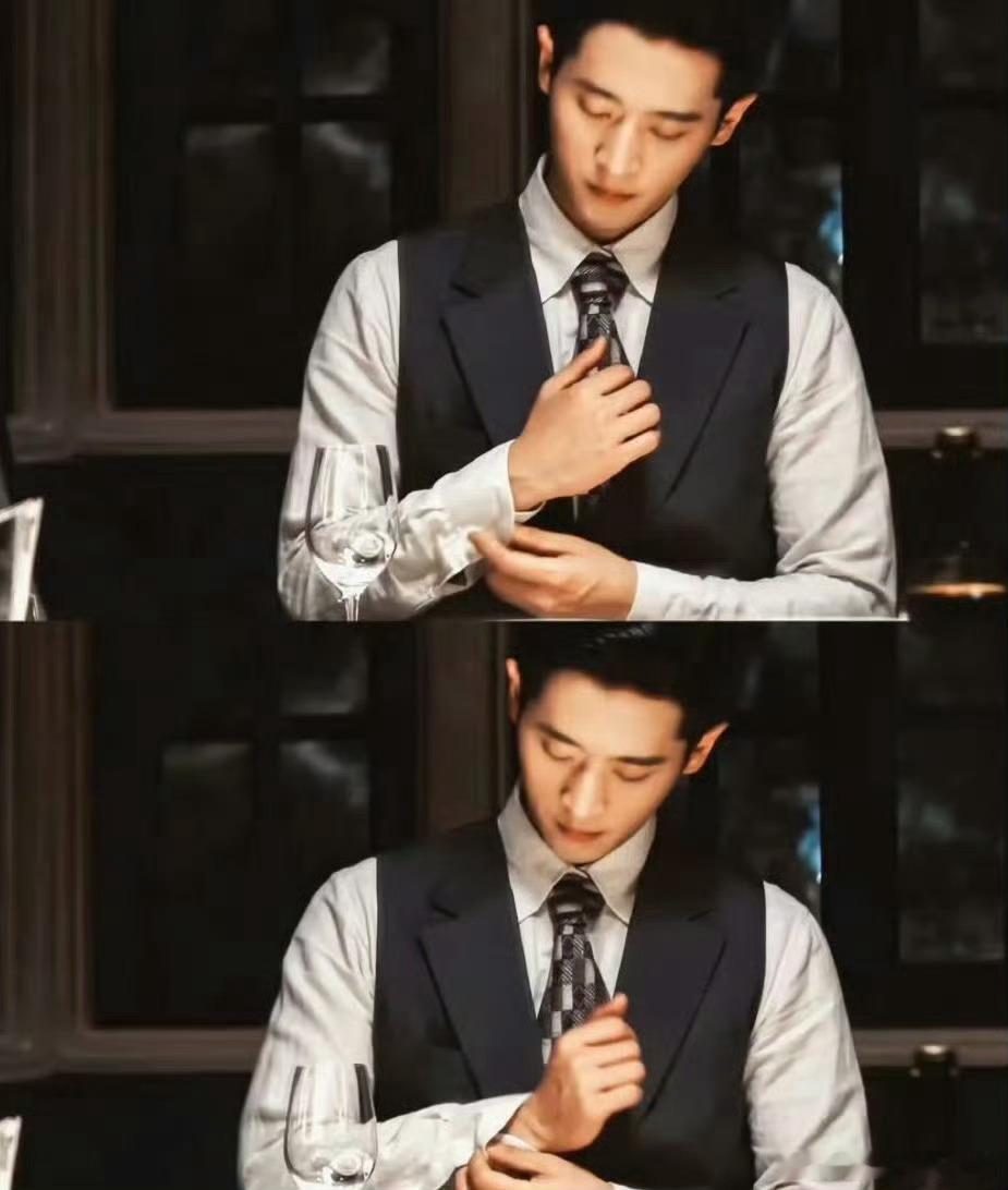 丞磊终于拍一番男主剧了 丞磊的一番男主剧终于来啦！《玉簟秋》开机路透杀疯了，军阀