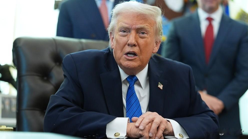 【特朗普谈移民问题：“我们可以采取更温和的方式”  民调显示，大多数选民认为国土