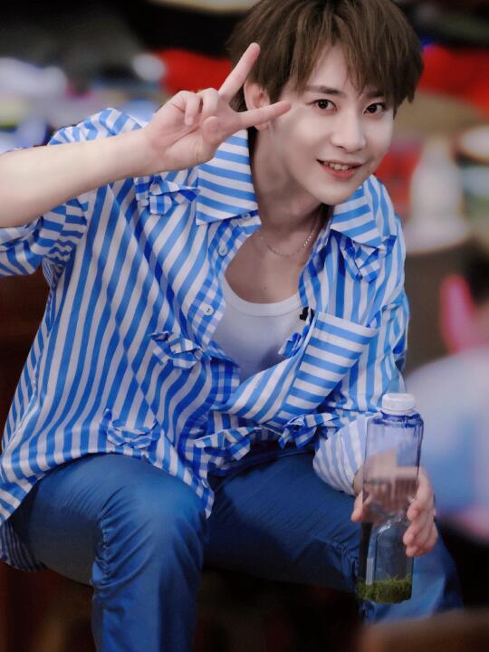 蘭天奇又穿了我設計的衣服😜